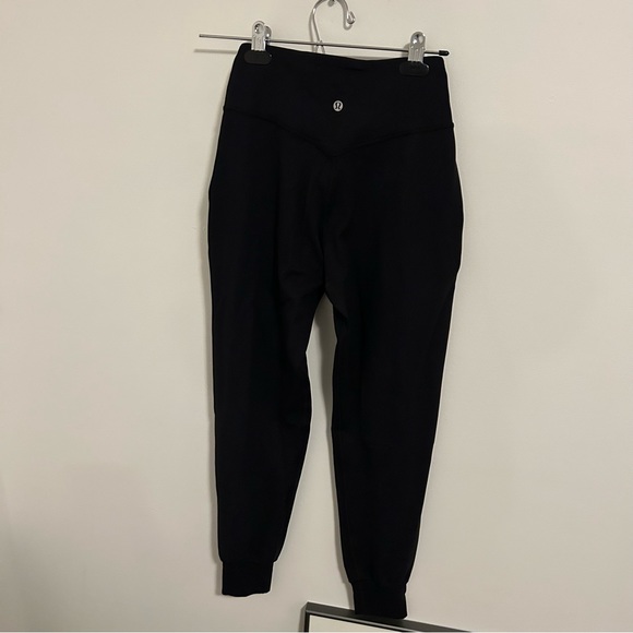 NWOT LULULEMON BLACK ALIGN JOGGER SIZE 4 28” INSEAM NULU FABRIC - Picture 6 of 10